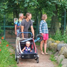 Vincent with his father Manuel and mother Felicitas in the zoo of Stralsund